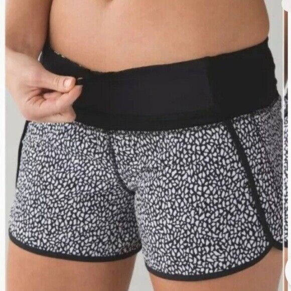 lululemon athletica Pants - Lululemon Run Time Short 4" Miss Mosaic Black/Black Pockets Lined Drawcord Sz 6